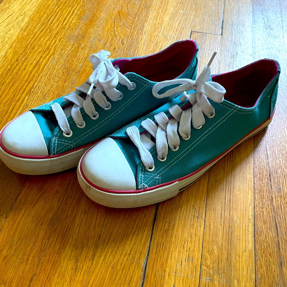 Retro-coloured sneakers
